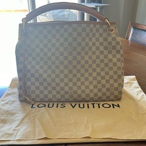 Louis Vuitton Artsy MM